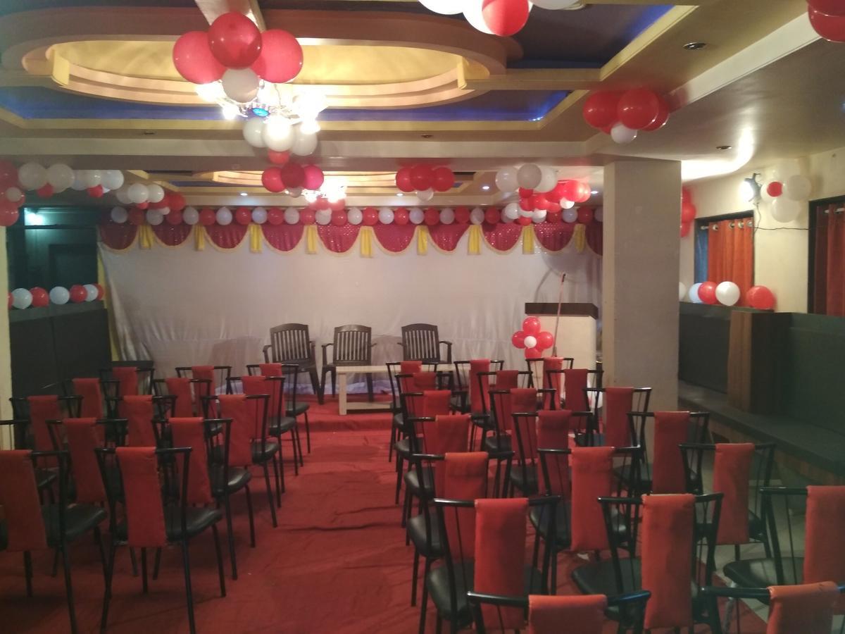 Hotel Kesari Nandan Latur ภายนอก รูปภาพ